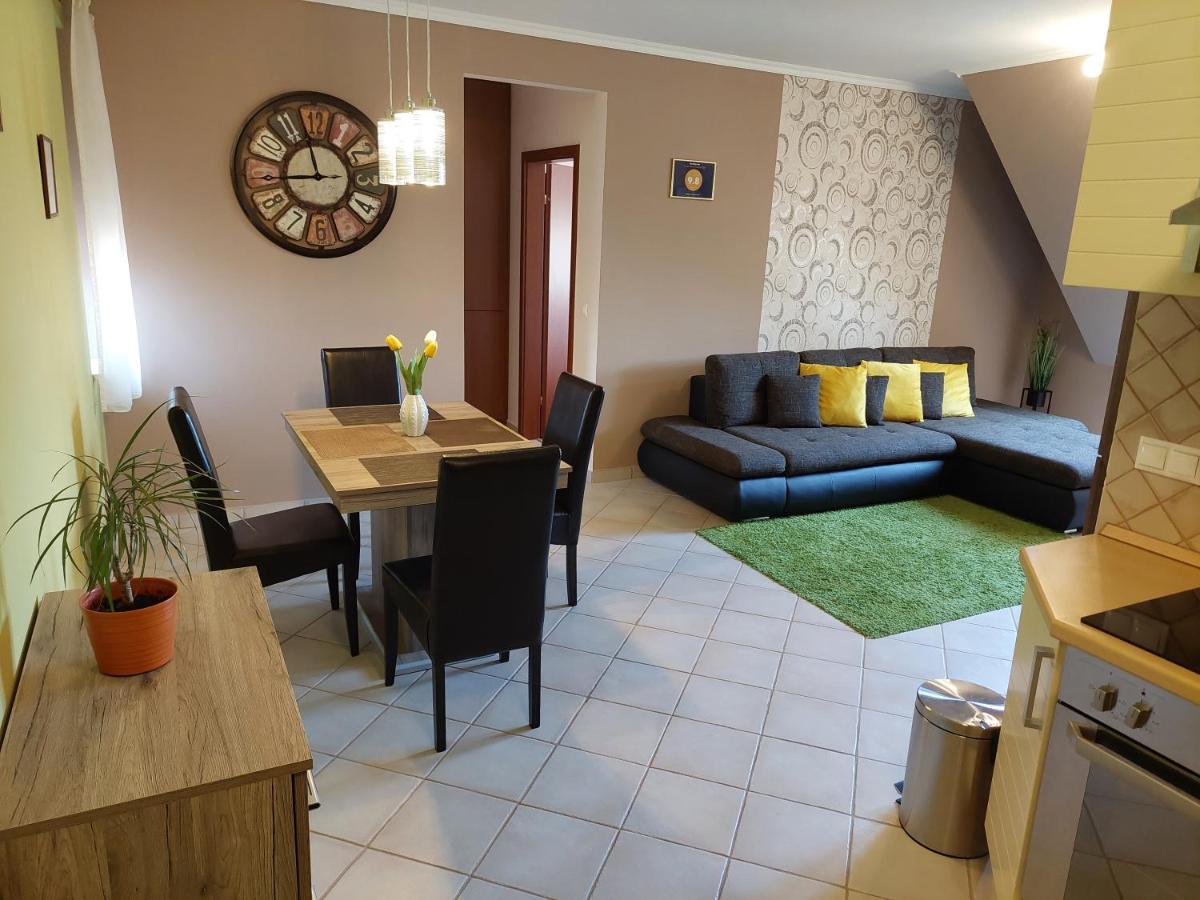 Samuci Apartman Hajdúszoboszló 外观 照片